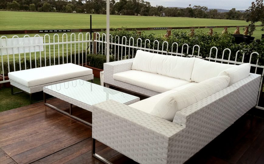 Wicker White 2 Seat Couch Outdoor Furniture